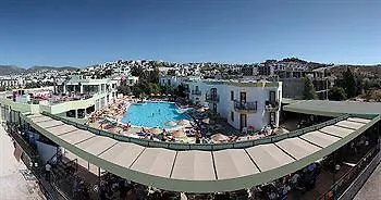 Club La Luna Hotel 4*