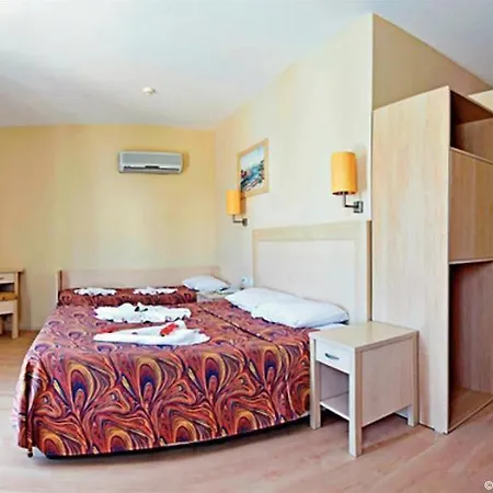 Club La Luna Hotel